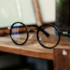 Aperture round acetate eyeglasses
