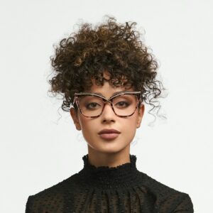 Woman wearing Juno cat-eye eyeglasses
