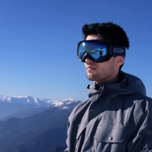 Skier wearing Pulse sports goggles